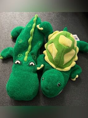Child Play Hand puppets-Green Plush Turtle & Alligator - 1999 Manhatten toy